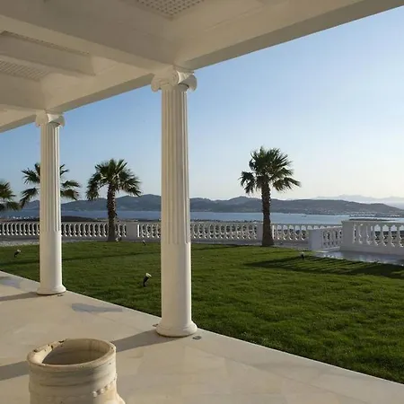 Paros Sleeps 10 Pool Air Con Wifi T478597 * Parikia (Paros)