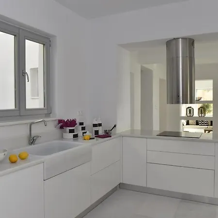 Paros Sleeps 10 Pool Air Con Wifi T478597 * Parikia (Paros)