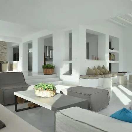Paros Sleeps 10 Pool Air Con Wifi T478597 Villa *